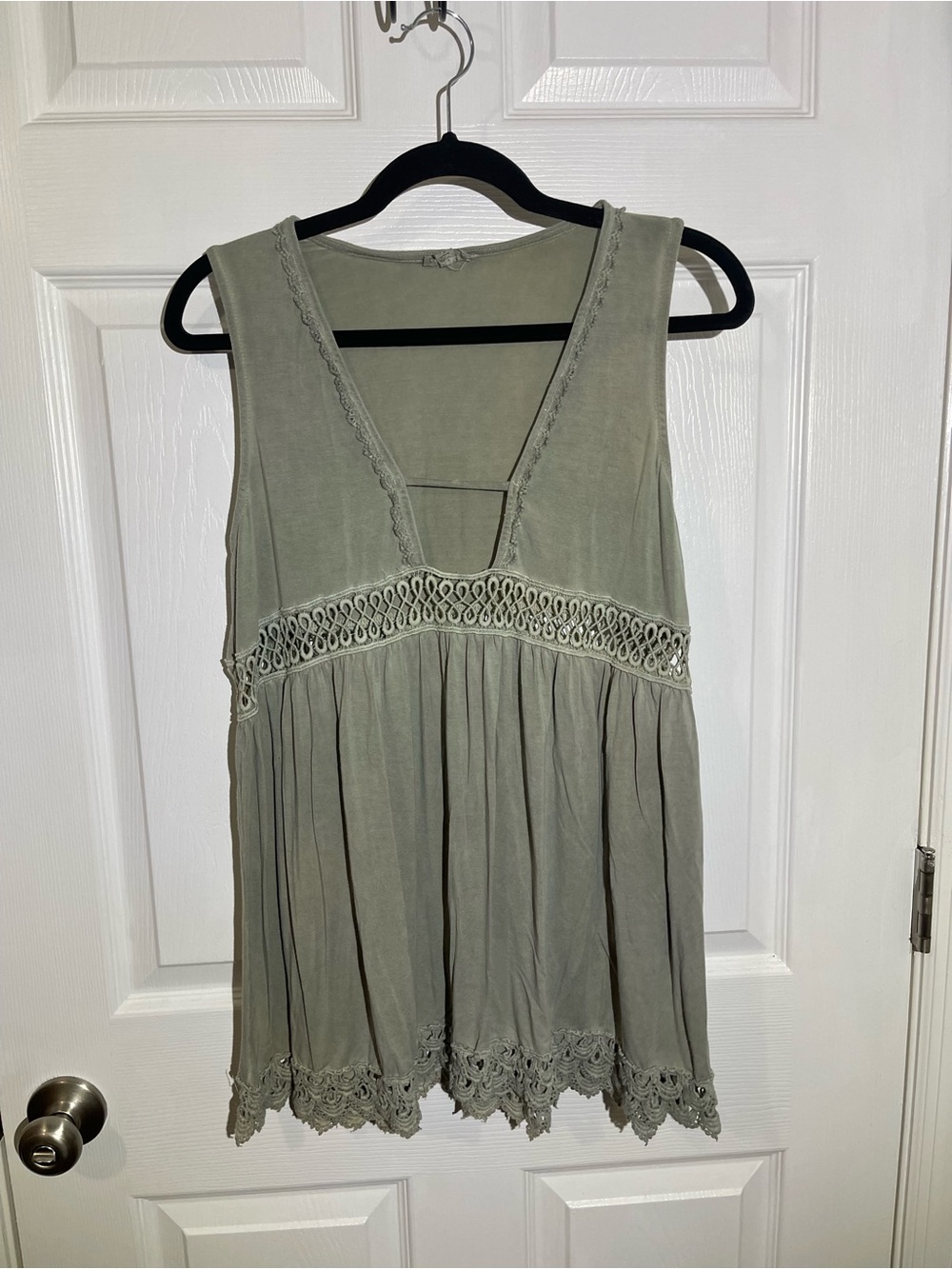 POL V-Neck Crochet Babydoll Flowy Tank Top - Picture 2 of 6